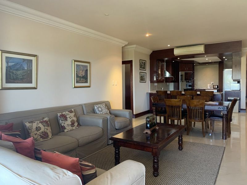 Elegant  Apartment with Ocean Views - Photo 2