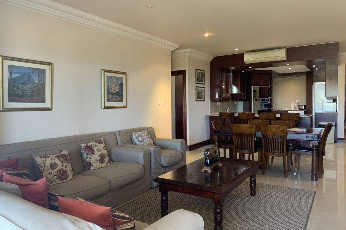 Elegant  Apartment with Ocean Views - Photo 2