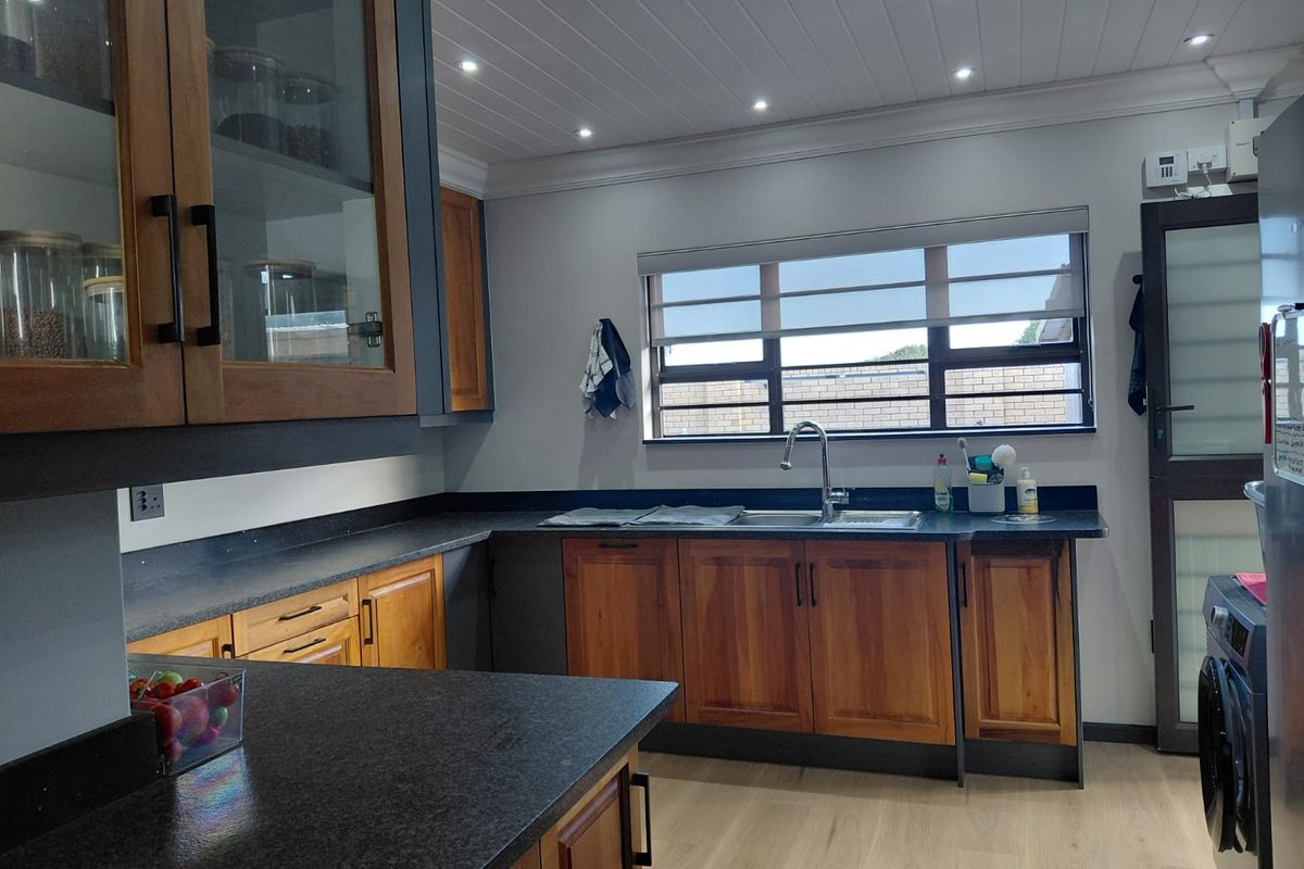 Luxury Country Living at the coast with Exceptional Views - Photo 5