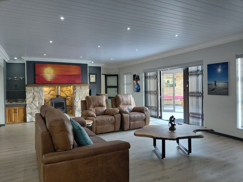 Luxury Country Living at the coast with Exceptional Views - Photo 7