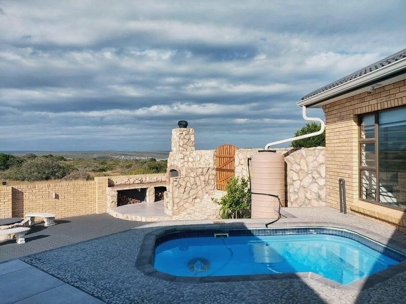 Luxury Country Living at the coast with Exceptional Views - Photo 2