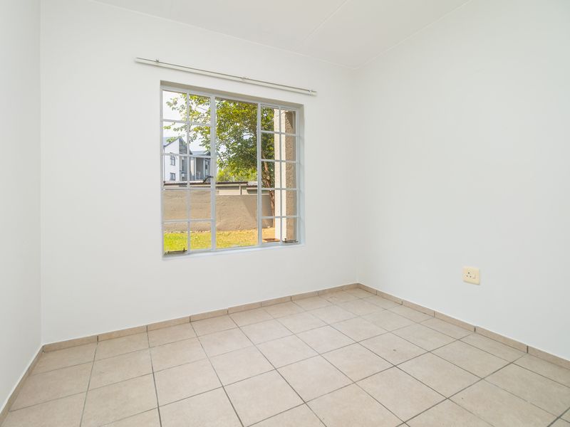 Modern 2-Bedroom Apartment  on the ground floor North Riding - Photo 8