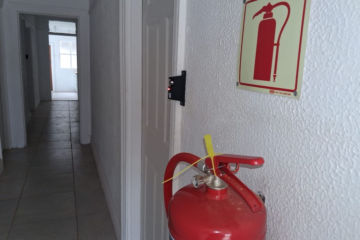 Rooms number 10 ,11 with shared kitchen, bathroom,  very secure - street parking only - Quigney - Photo 4