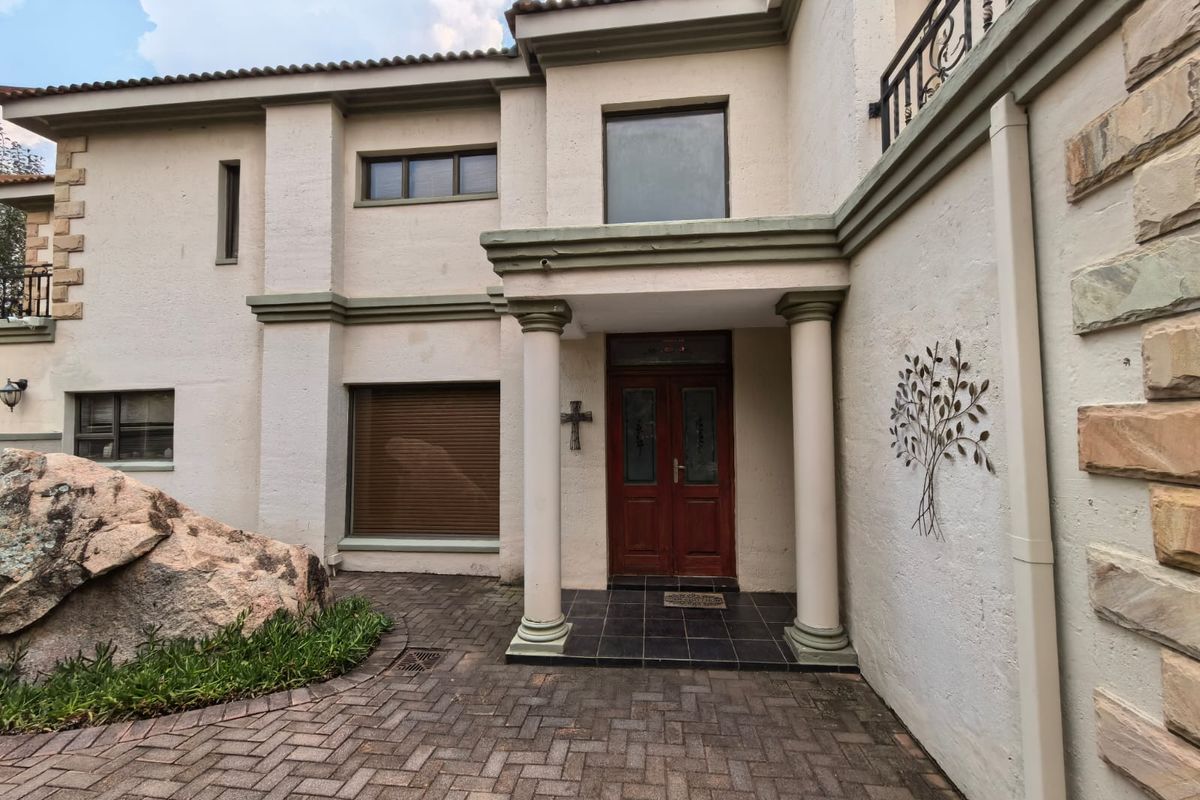 Home with stunning river view for sale in Vaal De Grace Nature Estate - Photo 3