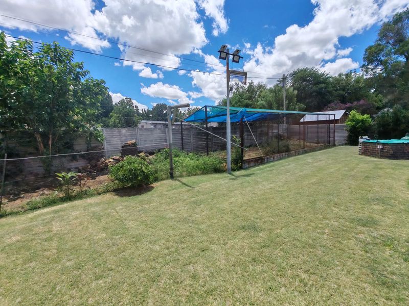 l 3 Bedroom house for sale with a swimming pool in Sasolburg Ext 23 - Photo 6