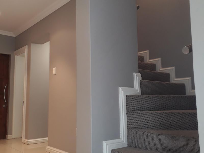 Beacon Bay - Modern and neat Lock up and go - Photo 5