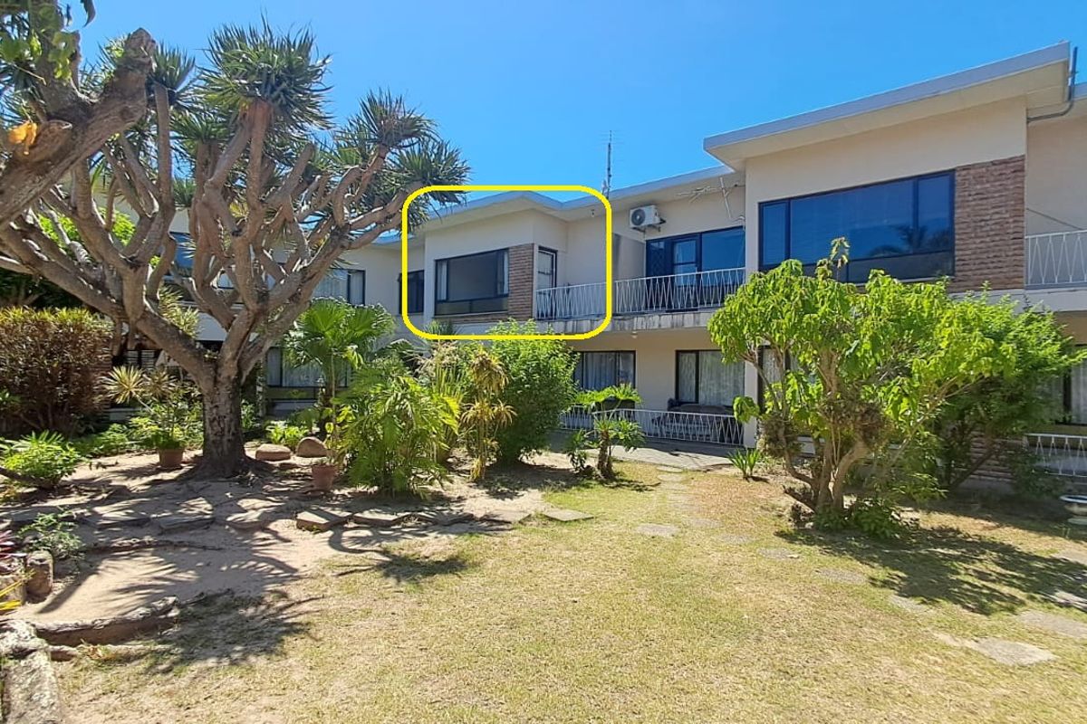 Neat First-Floor Apartment with a Garage in Beacon Bay - Photo 2