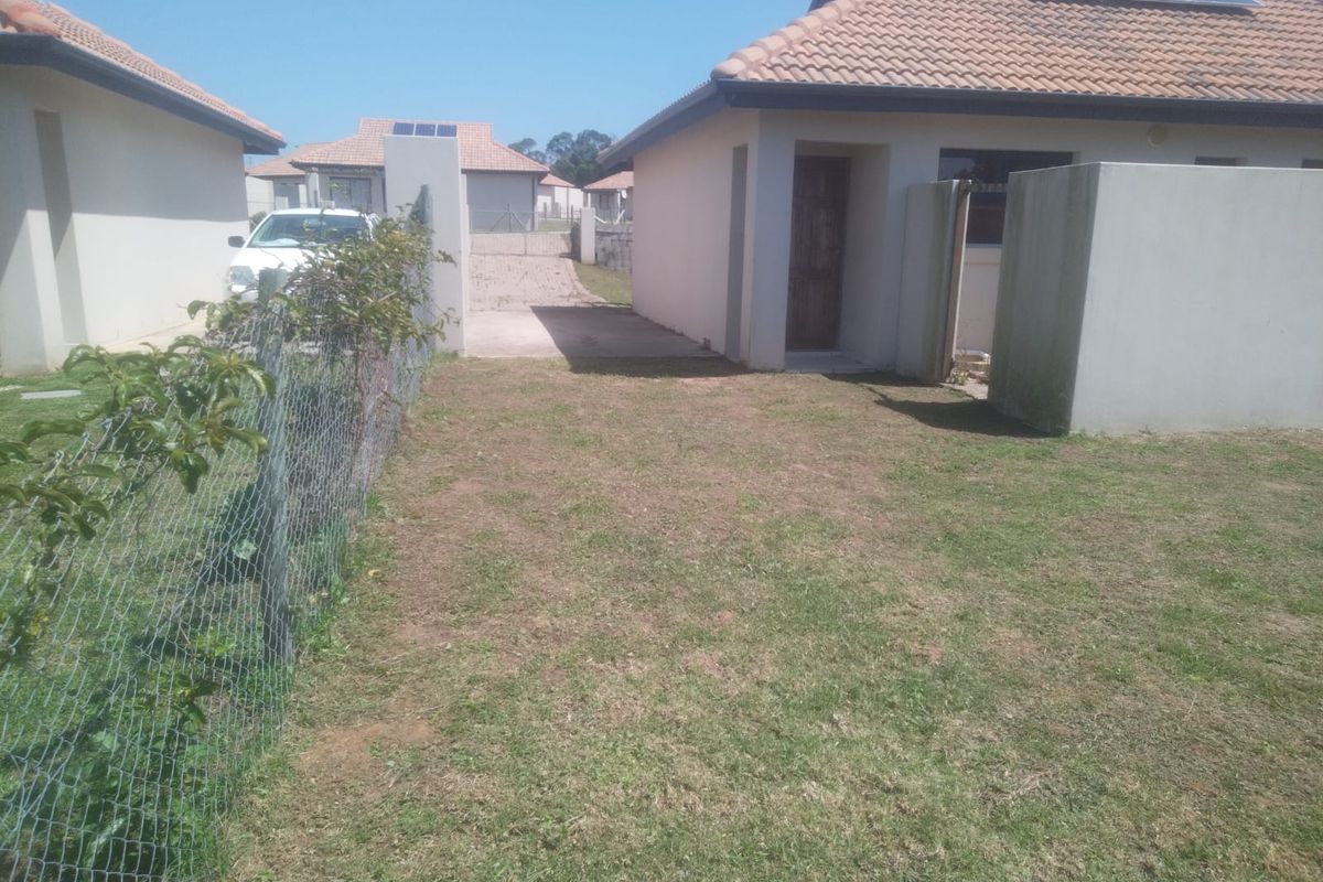 Secure Coastal Living in Umlele Springs – 2 Bedroom Stand-Alone Townhouse with Private Yard! - Photo 2