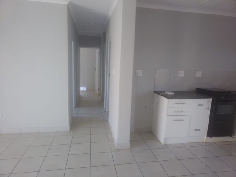 Secure Coastal Living in Umlele Springs – 2 Bedroom Stand-Alone Townhouse with Private Yard! - Photo 6