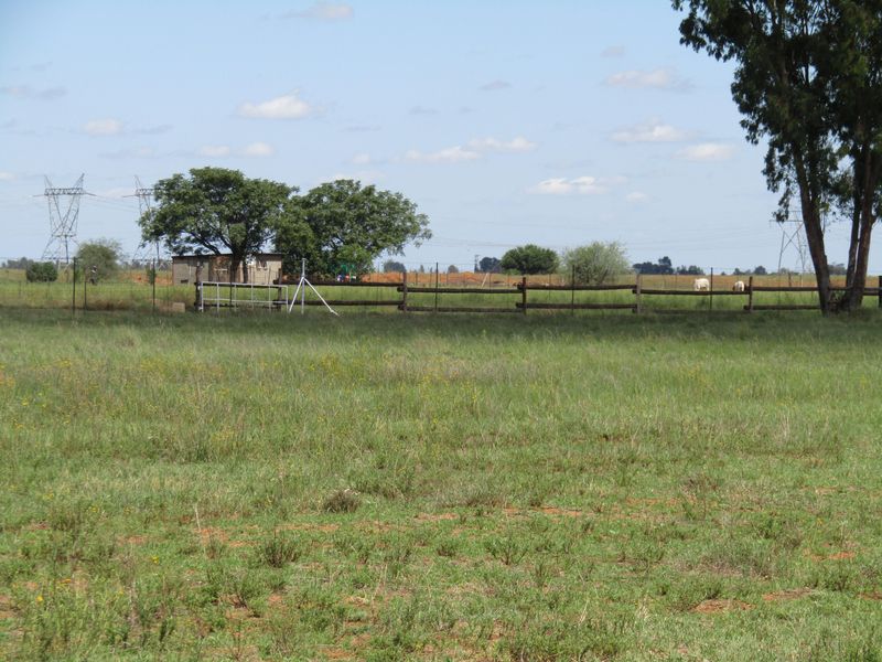 4.28 Ha Full Title Vacant Land In Bainsvlei - Photo 9