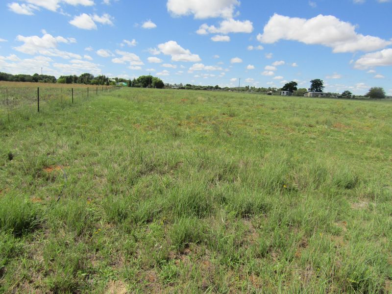 4.28 Ha Full Title Vacant Land In Bainsvlei - Photo 4