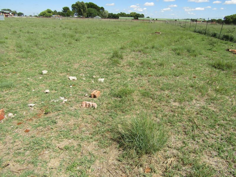 4.28 Ha Full Title Vacant Land In Bainsvlei - Photo 5