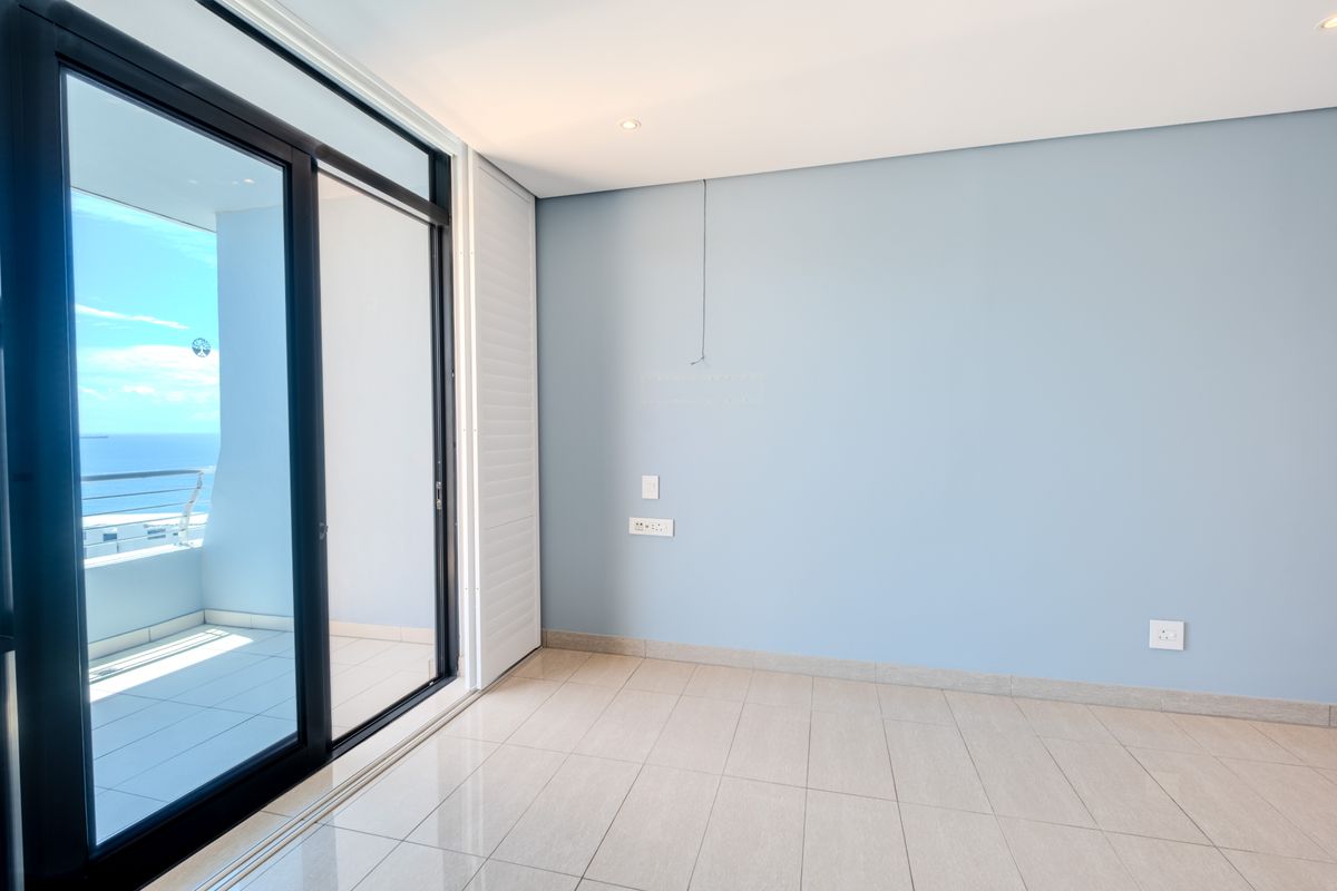 Pearls Studio Apartment with Sea Views from Your Balcony - Photo 3