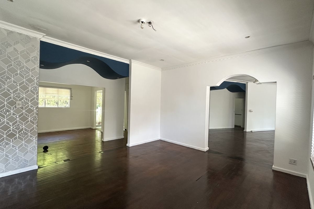 Location Meets Versatility - Live/Work In This Large, Well-Located Property - Central, Mthatha - Photo 3