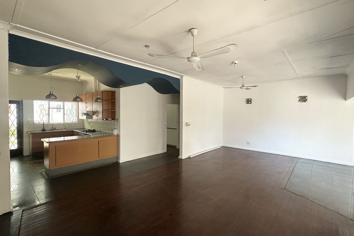 Location Meets Versatility - Live/Work In This Large, Well-Located Property - Central, Mthatha - Photo 5