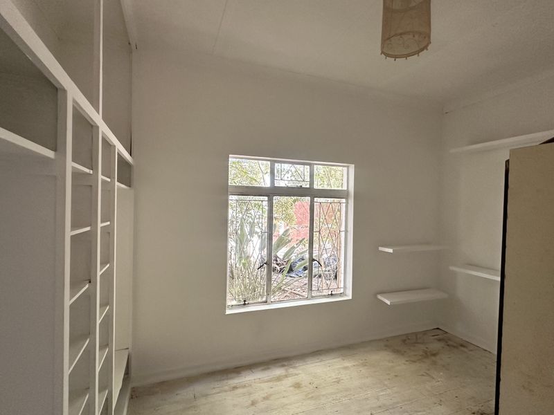 Location Meets Versatility - Live/Work In This Large, Well-Located Property - Central, Mthatha - Photo 9