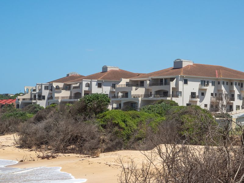 Luxury Beachfront Penthouse with Spectacular Sea Views in Port Alfred - Photo 4