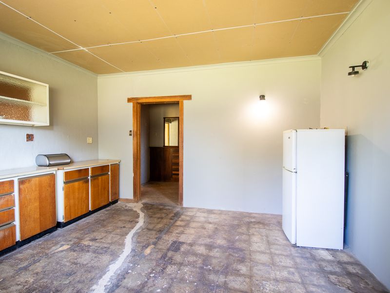 Ideal Investment & Smallholding Opportunity – A Must-See Property - Photo 8