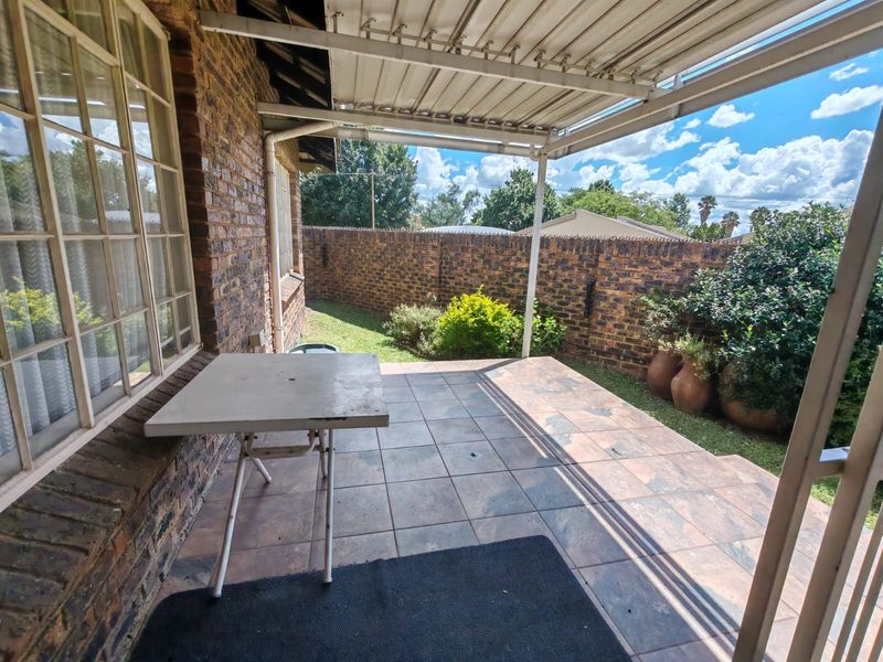 3 Bedroom Townhouse for Sale in Sasolburg Ext 11 - Photo 4