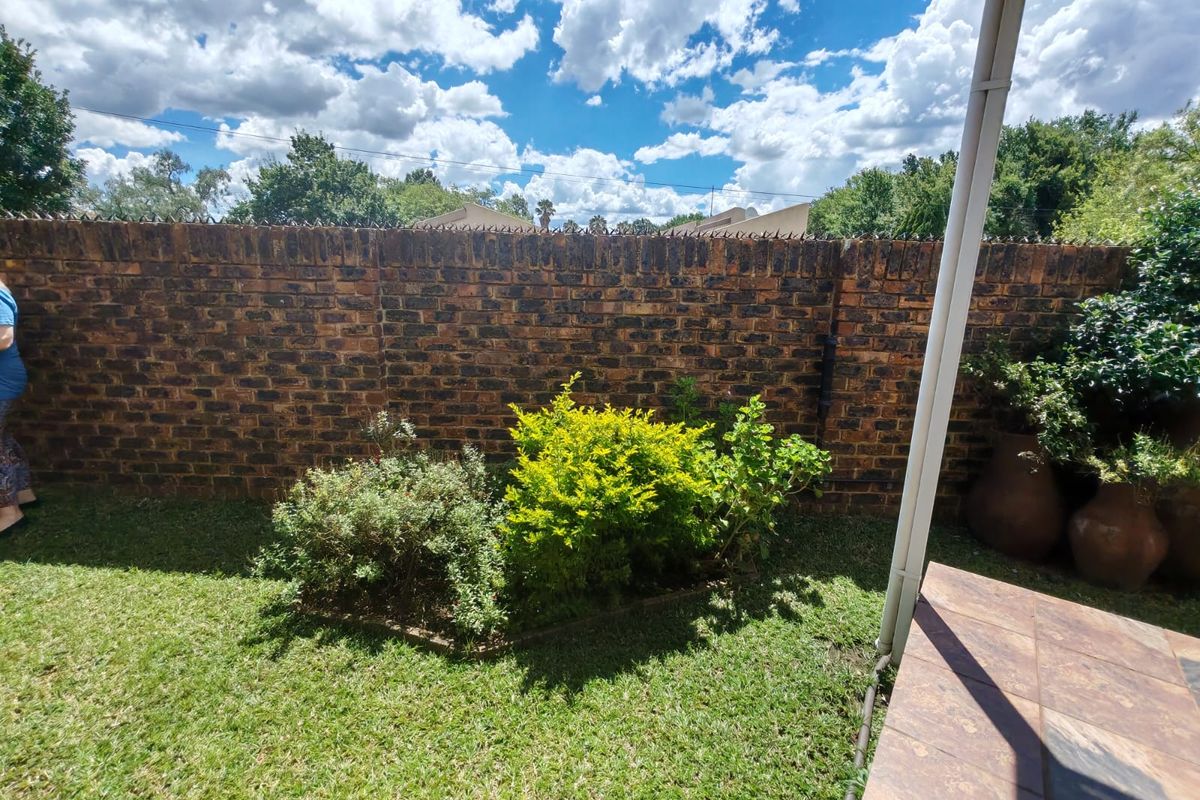 3 Bedroom Townhouse for Sale in Sasolburg Ext 11 - Photo 3