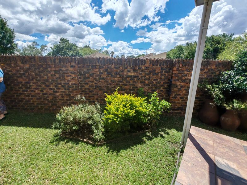 3 Bedroom Townhouse for Sale in Sasolburg Ext 11 - Photo 3