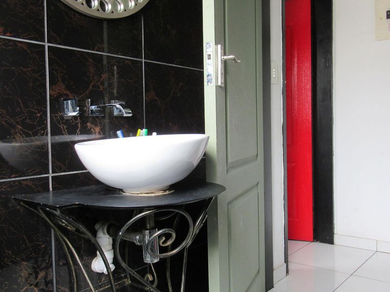 Stylish Ground-Floor Living with Space, Comfort & Modern Finishes - Photo 9