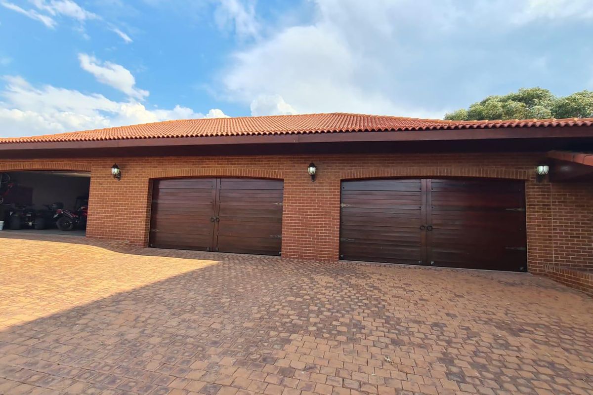 Pecan nut farm on Vaal Dam's banks - Photo 2