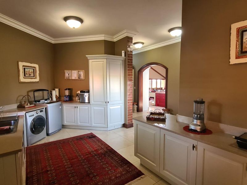 Pecan nut farm on Vaal Dam's banks - Photo 8