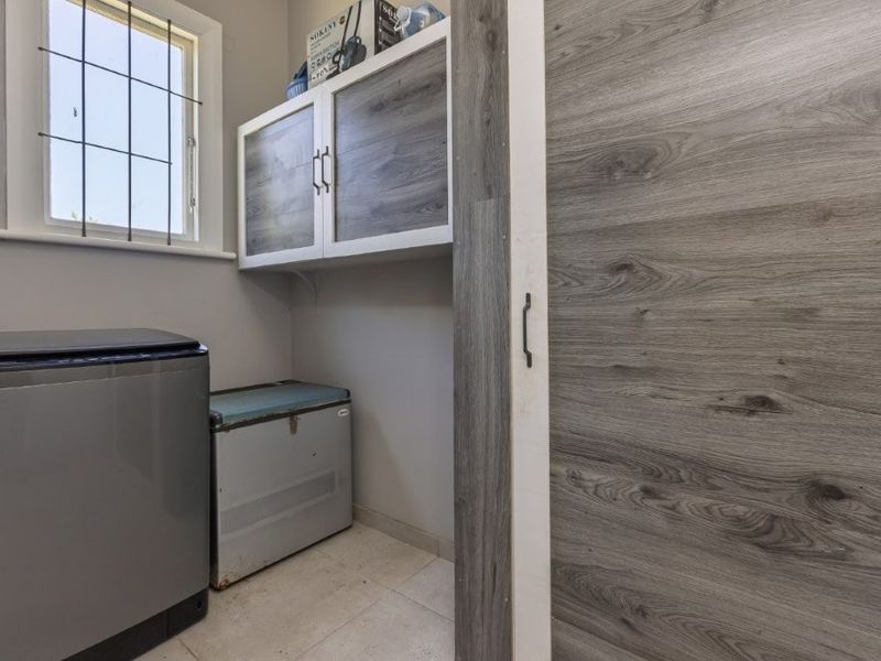 Old World Charm - Photo 5