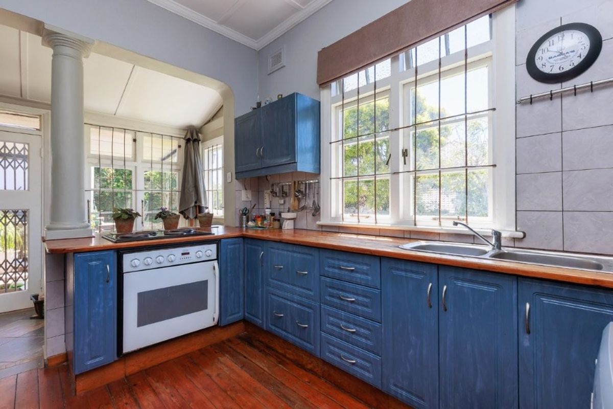 Old World Charm - Photo 2