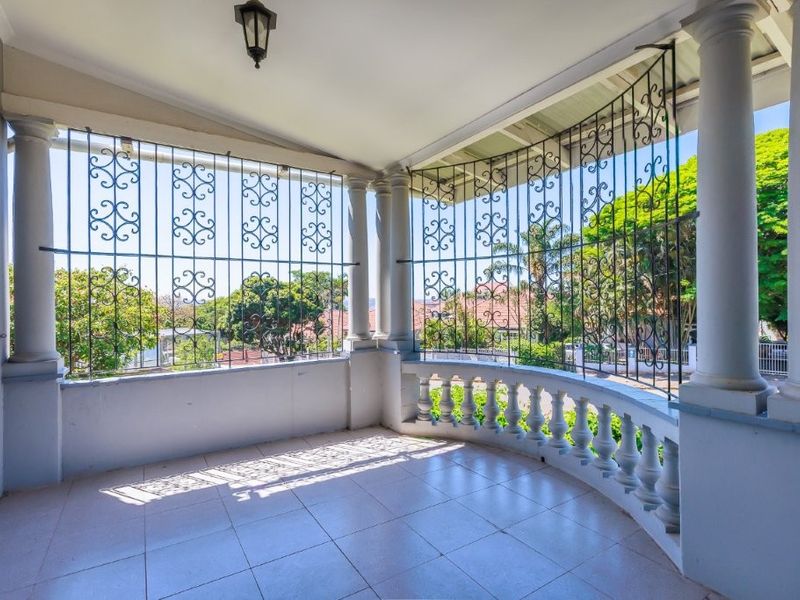 Old World Charm - Photo 4