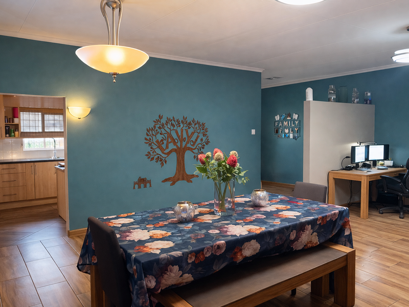 Stylish Family Home with Heated Pool – Walk to Schools & Shops - Photo 7