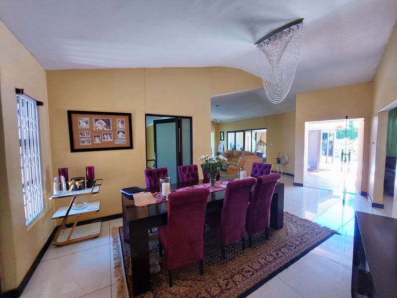 Well located family home in the heart of Waterkloof Ridge Ext 2 - Photo 4