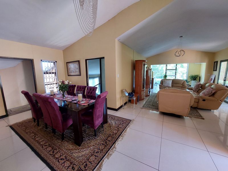 Well located family home in the heart of Waterkloof Ridge Ext 2 - Photo 7