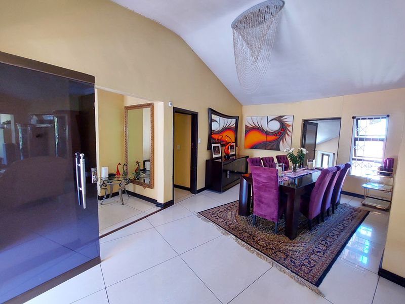 Well located family home in the heart of Waterkloof Ridge Ext 2 - Photo 6