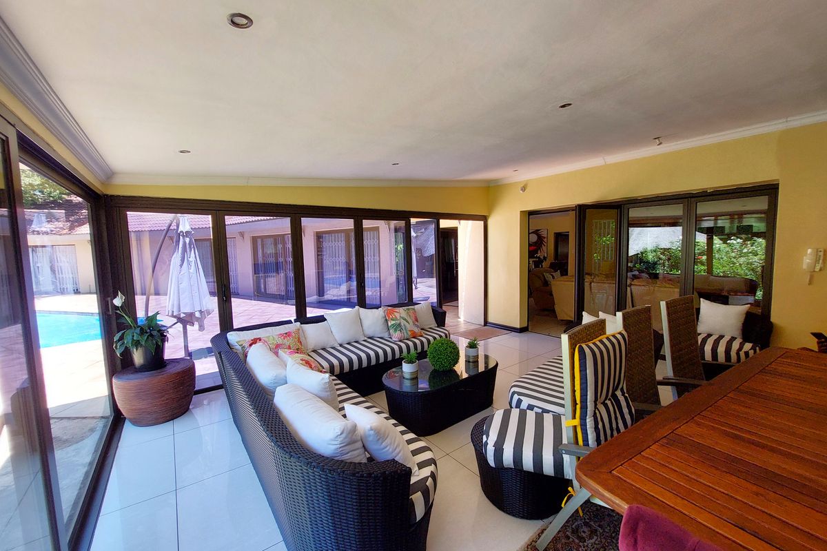 Well located family home in the heart of Waterkloof Ridge Ext 2 - Photo 3