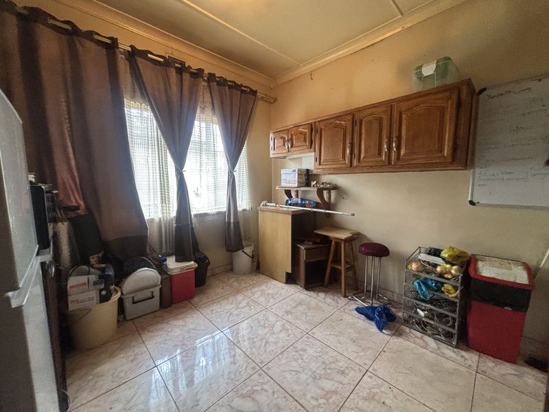 Sole and Exclusive Mandate - Witbank x 8 - Photo 10