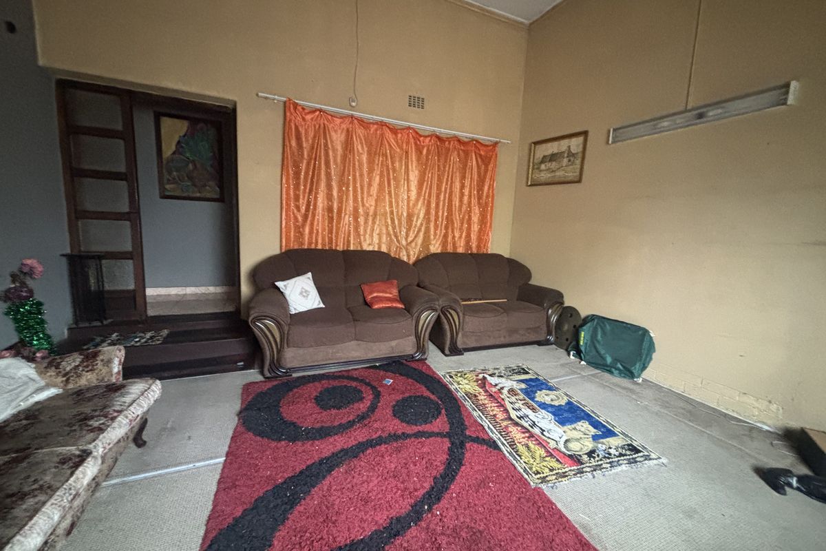 Sole and Exclusive Mandate - Witbank x 8 - Photo 2