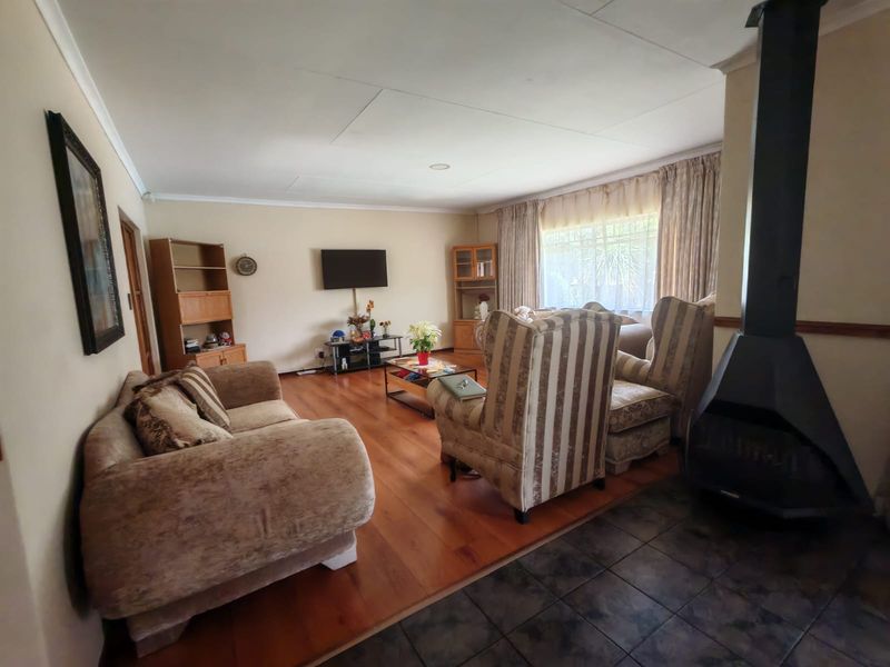 4 Bedroom house for sale in Vaalpark - Photo 10