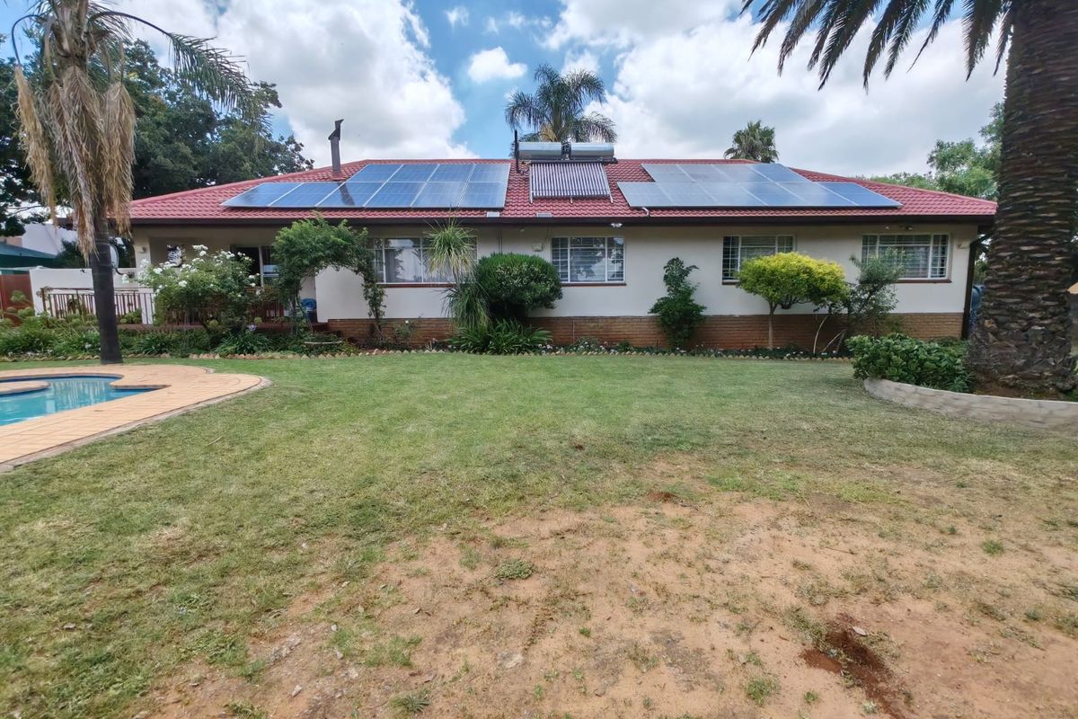 4 Bedroom house for sale in Vaalpark - Photo 2