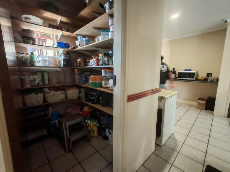 4 Bedroom house for sale in Vaalpark - Photo 8