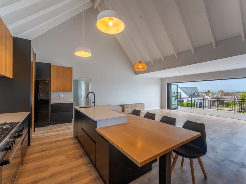 Sun, Style & Canal Vibe Smiles – Just Move In and Live the Dream! - Photo 10