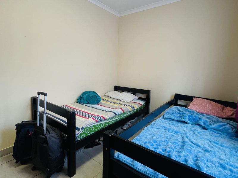 Spacious Family Home - Photo 9