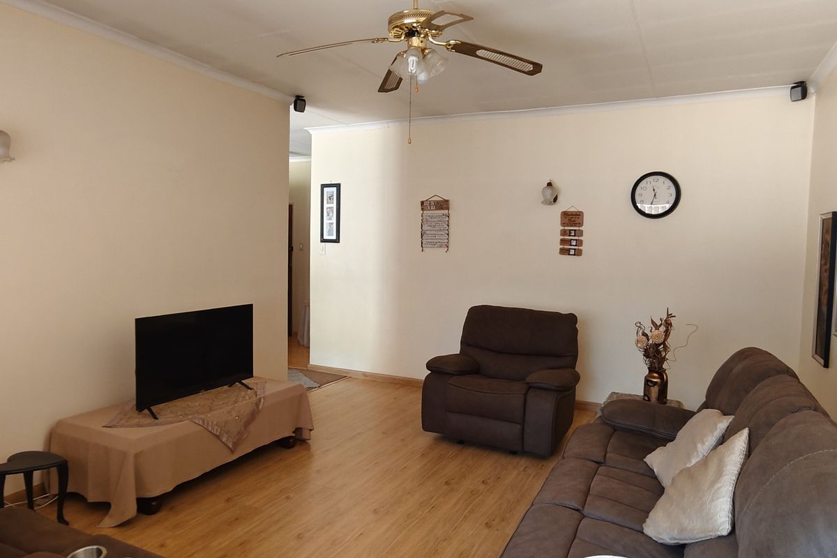 Beautiful Maintained And Perfect Located - Photo 2