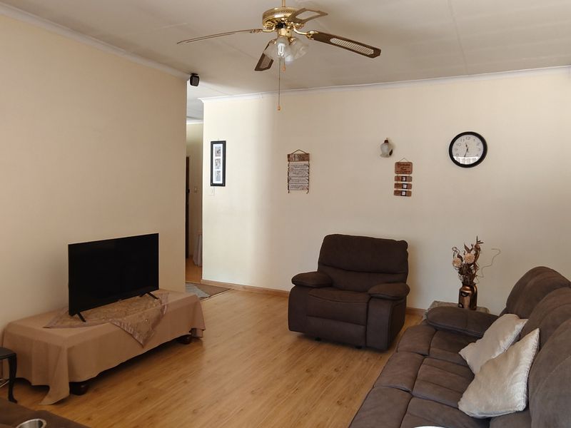 Beautiful Maintained And Perfect Located - Photo 2