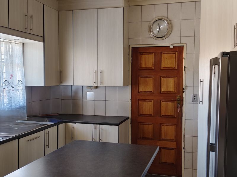 Beautiful Maintained And Perfect Located - Photo 7