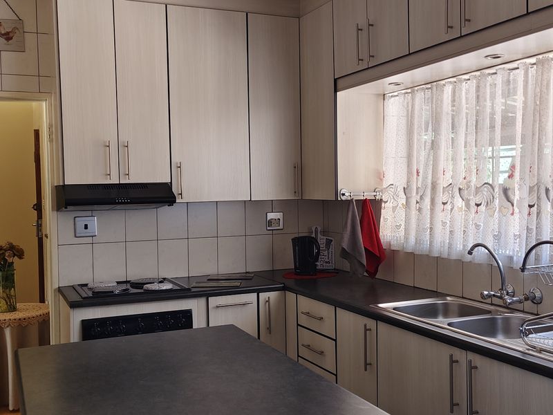 Beautiful Maintained And Perfect Located - Photo 5