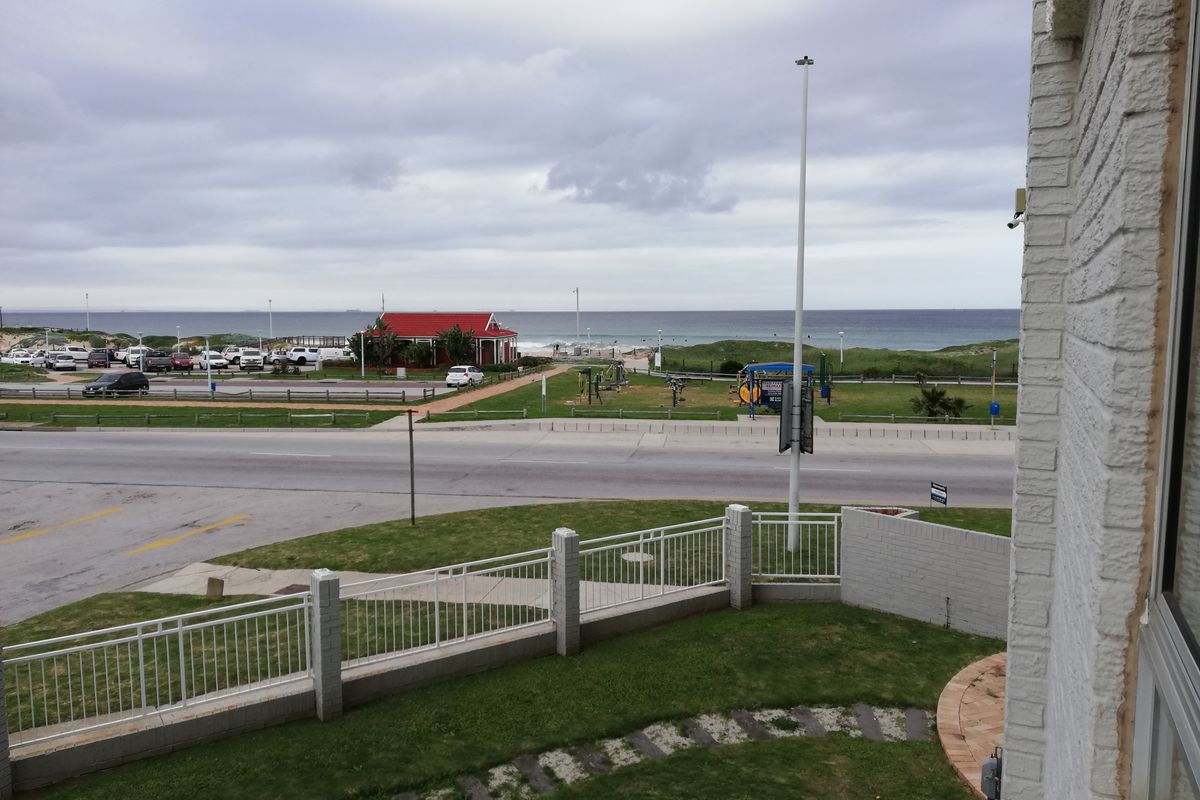 Summerstrand: Bliss apartment: Beautifully upgraded complex - Photo 3