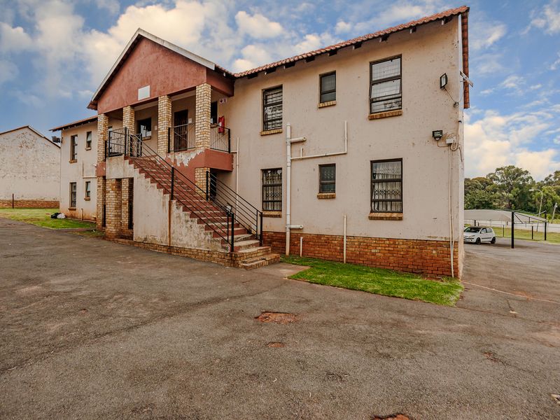 Modern Townhouse & Perfect Location - Photo 1
