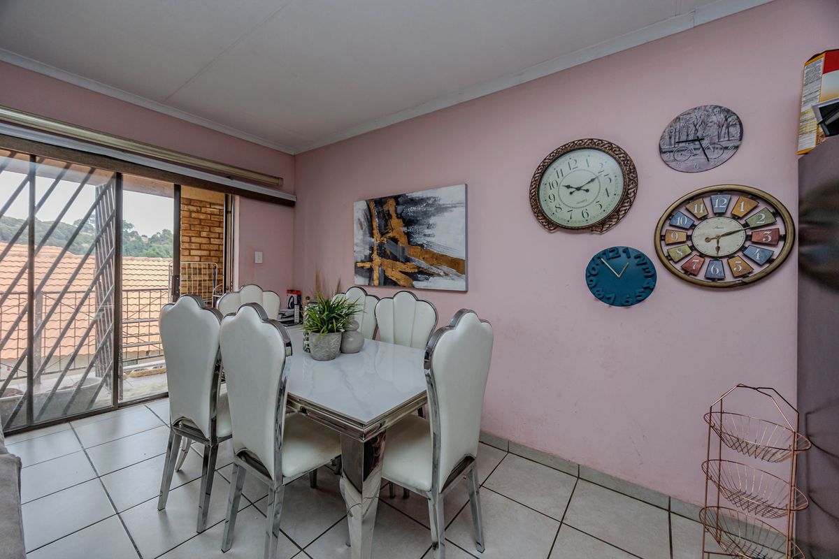 Modern Townhouse & Perfect Location - Photo 4